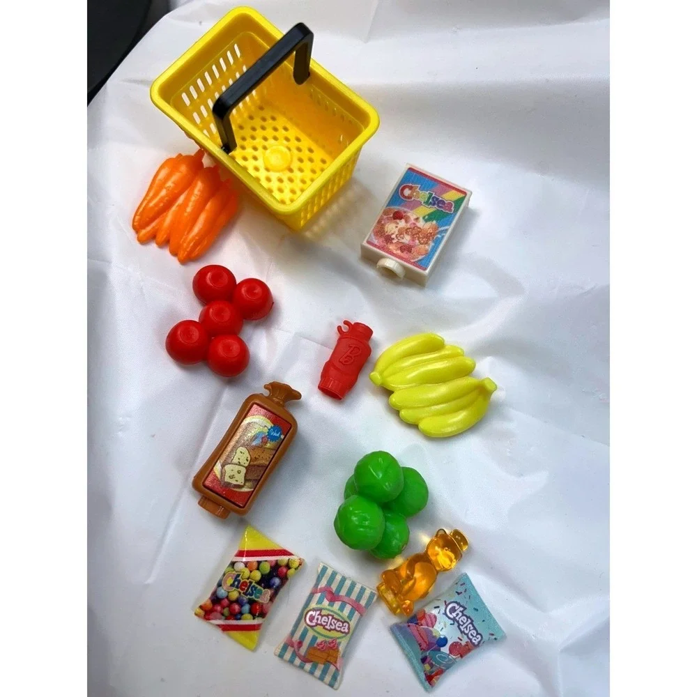 Barbie Chelsea Can Be Snack Stand Playset with Doll and Accessories GTN67